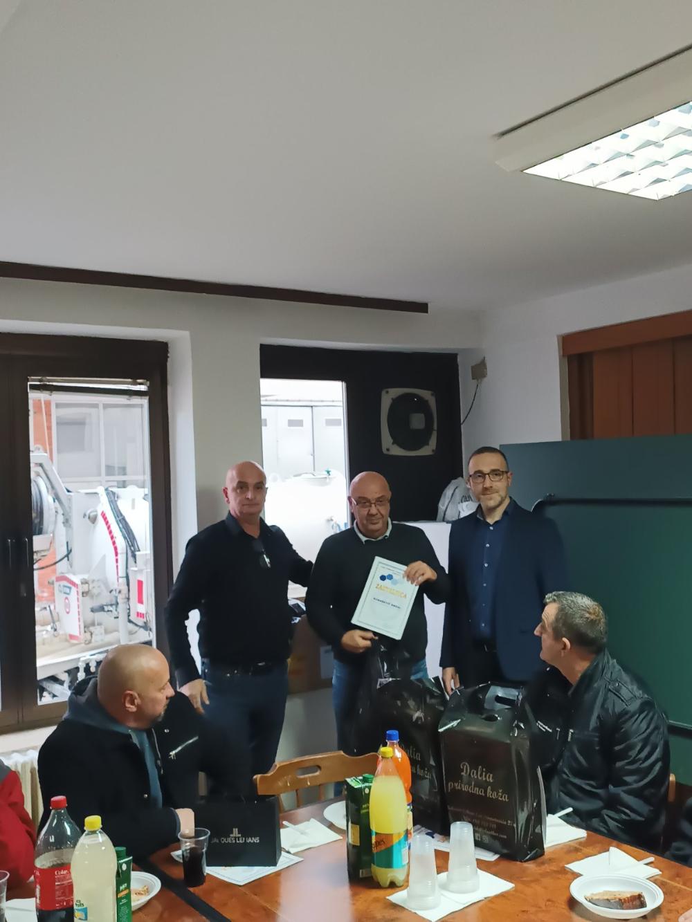 Tradicionalne aktivnosti povodom Dana preduzeća: ZAHVALNICE I POKLONI ZA DUGOGODIŠNJI RAD