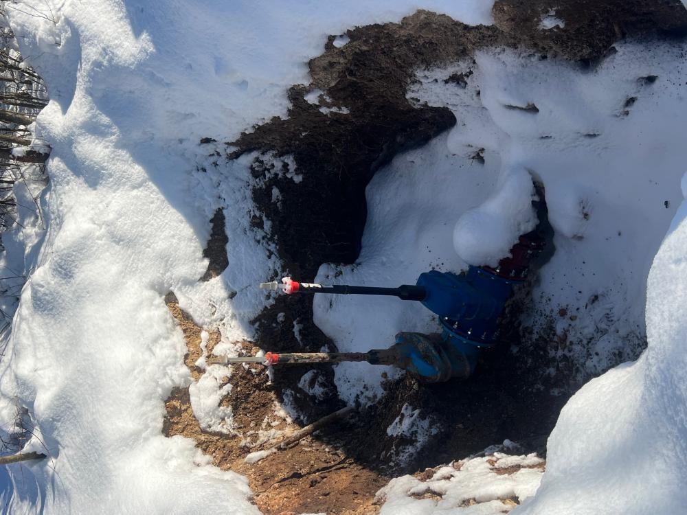 Na lokalitetu Bačevo: u toku su radovi na popravci kvara glavne vodovodne cijevi