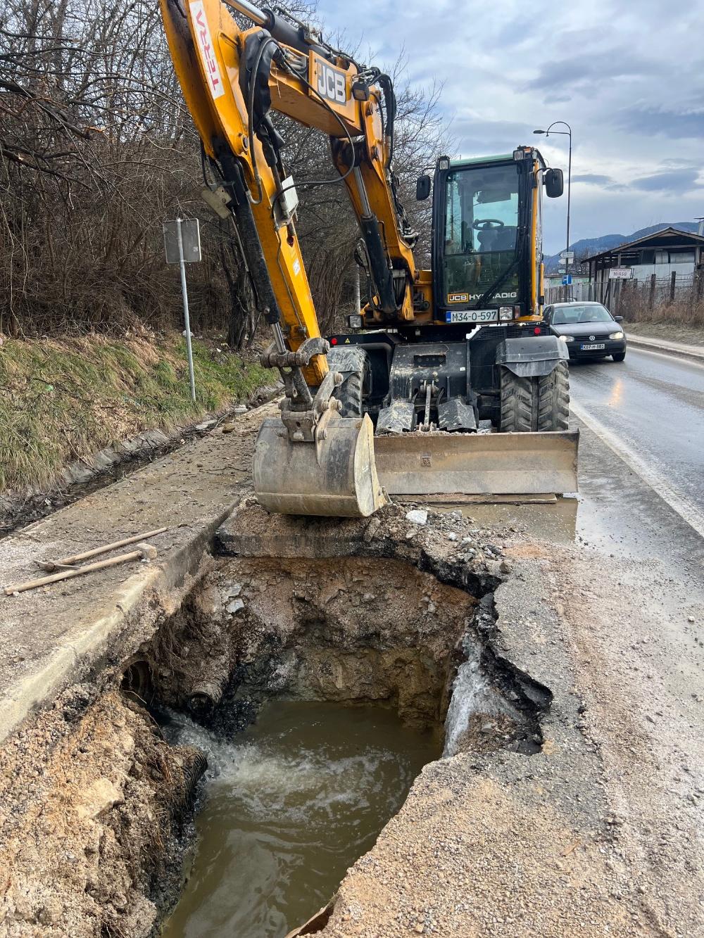 Ekipe na terenu: u toku sanacija kvarova na vodovodnoj mreži i završetak kanalizacionih radova