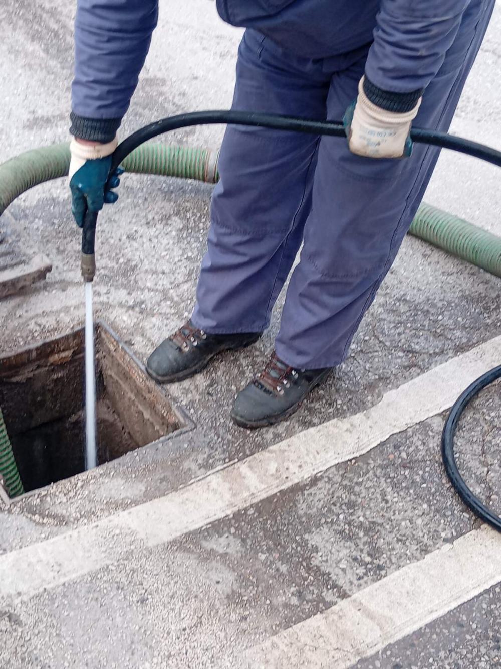Ekipe KJKP "Vodovod i kanalizacija" d.o.o. Sarajevo na terenu u Općini Vogošća