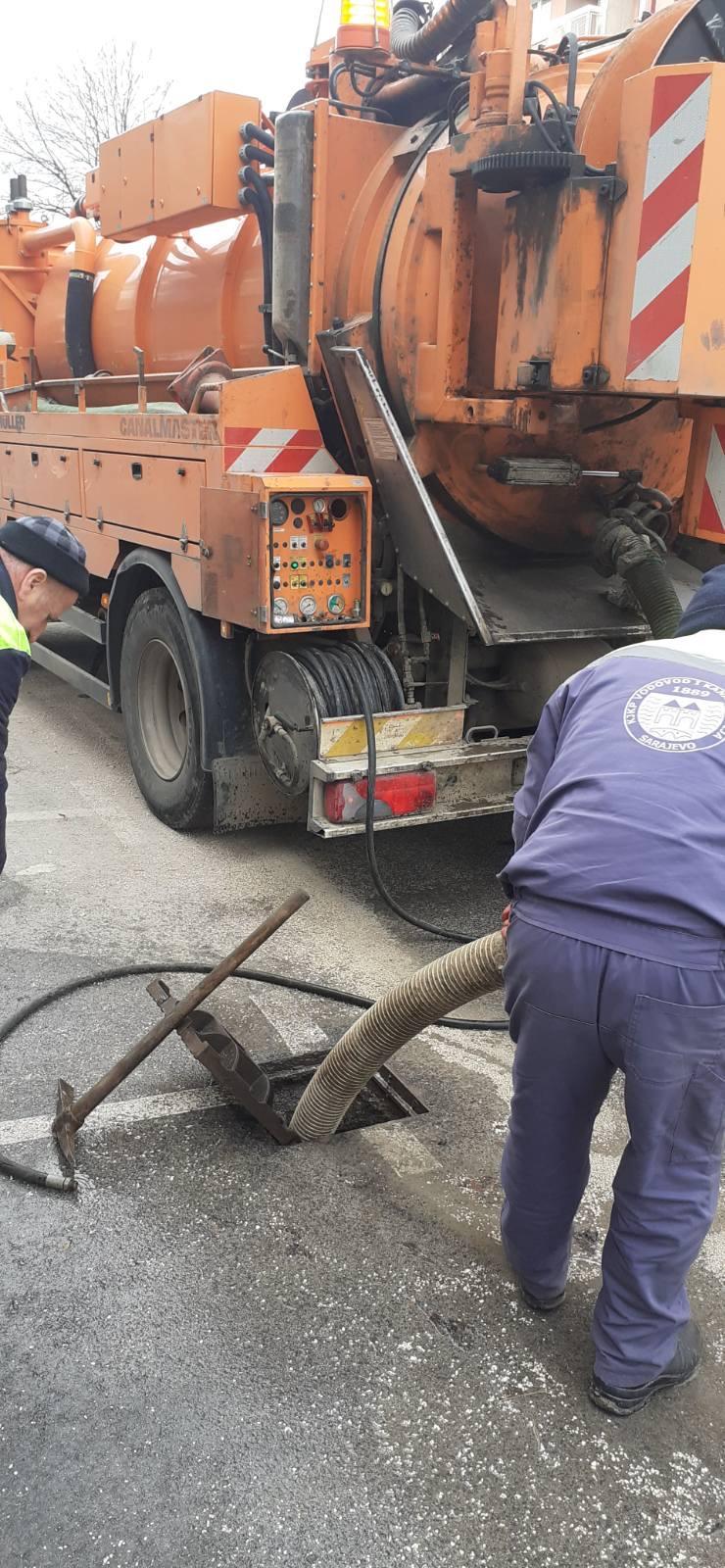 Ekipe KJKP "Vodovod i kanalizacija" d.o.o. Sarajevo na terenu u Općini Vogošća