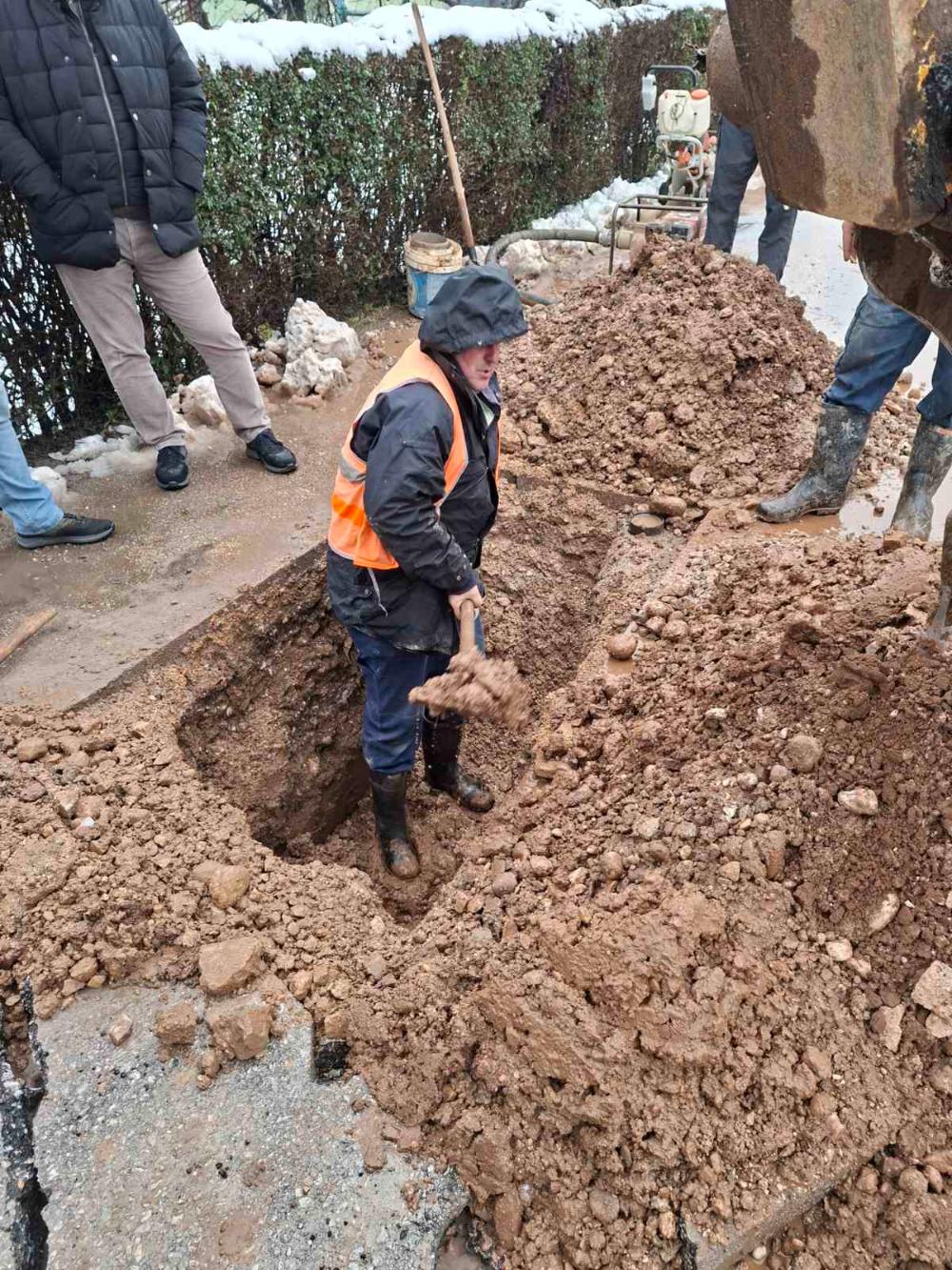 Intenzivni radovi na vodovodnoj mreži: Ekipe na terenu u više ulica
