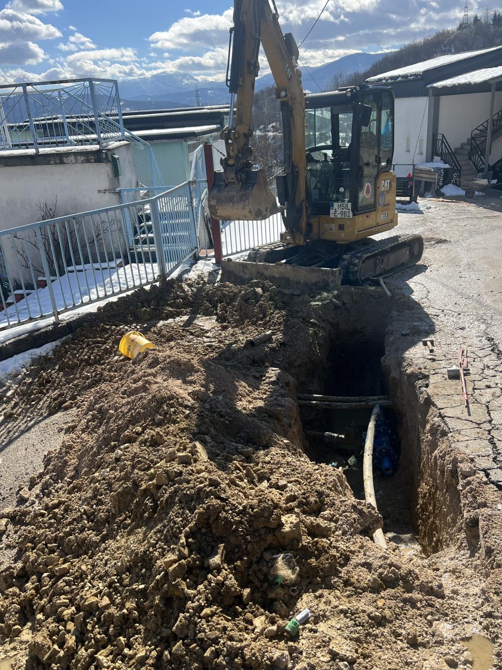 Polaganje cjevovoda u ulici Mahmuta Mahmutovića