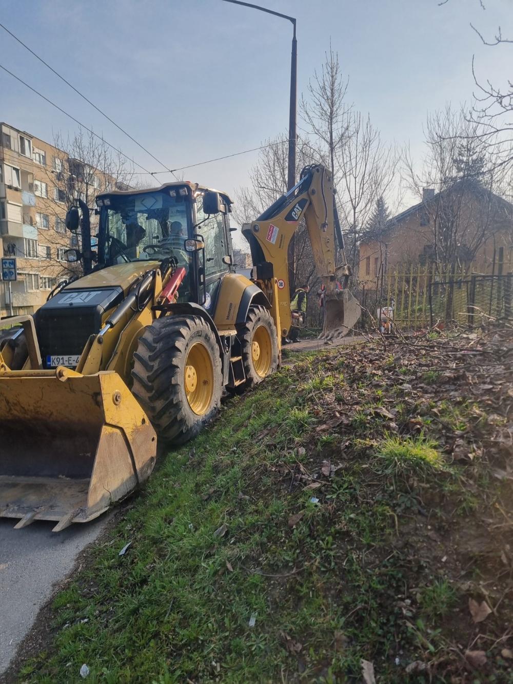 Ekipe vodovoda na terenu: U toku su intenzivni radovi i sanacije kvarova na više lokacija u gradu
