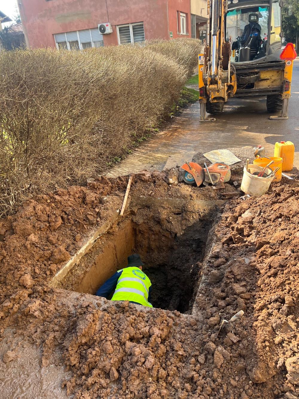 Intenzivne aktivnosti ekipa na terenu: Radovi i sanacije kvarova na više lokacija u gradu