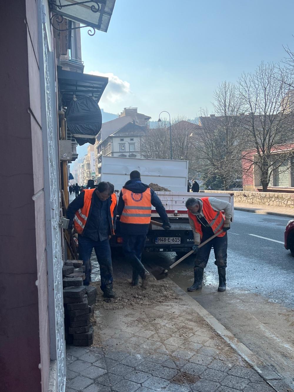 Intenzivne aktivnosti ekipa na terenu: Radovi i sanacije kvarova na više lokacija u gradu