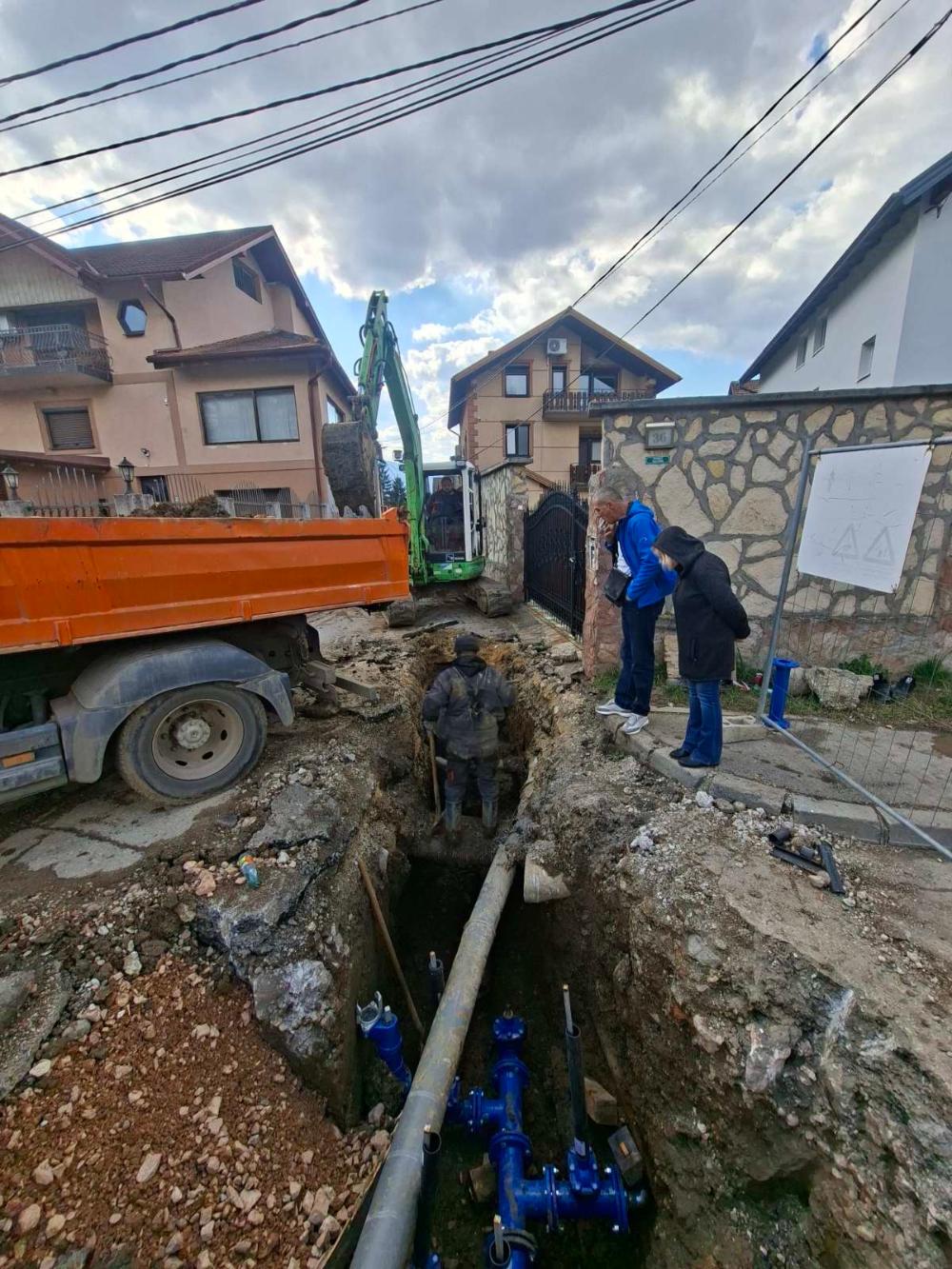 Intenzivne aktivnosti ekipa na terenu: Radovi i sanacije kvarova na više lokacija u gradu