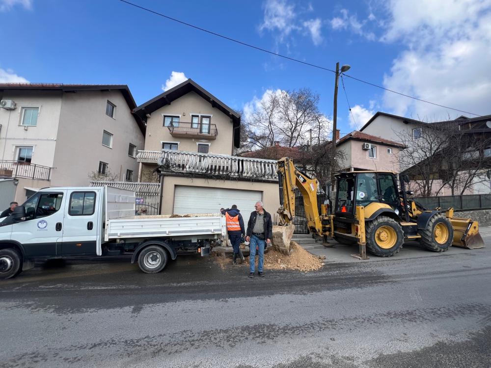 Intenzivne aktivnosti ekipa na terenu: Radovi i sanacije kvarova na više lokacija u gradu