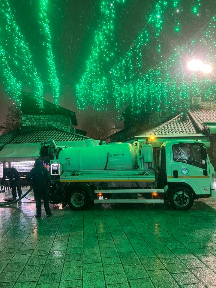 U toku akcija čišćenja slivnika u Starom Gradu