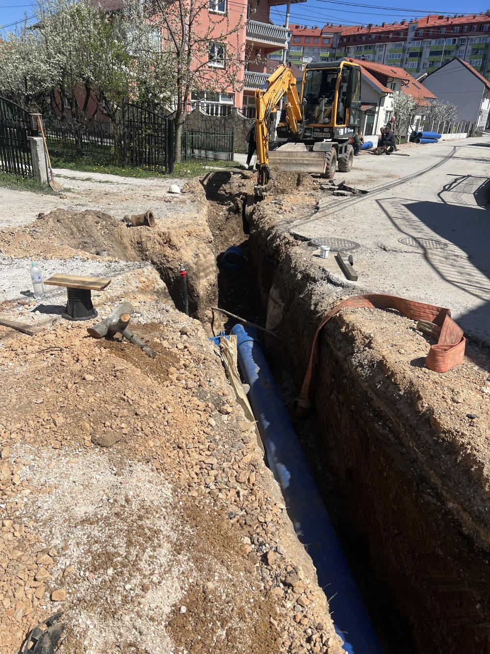 Ekipe KJKP "Vodovod i kanalizacija" aktivne na više lokacija širom grada