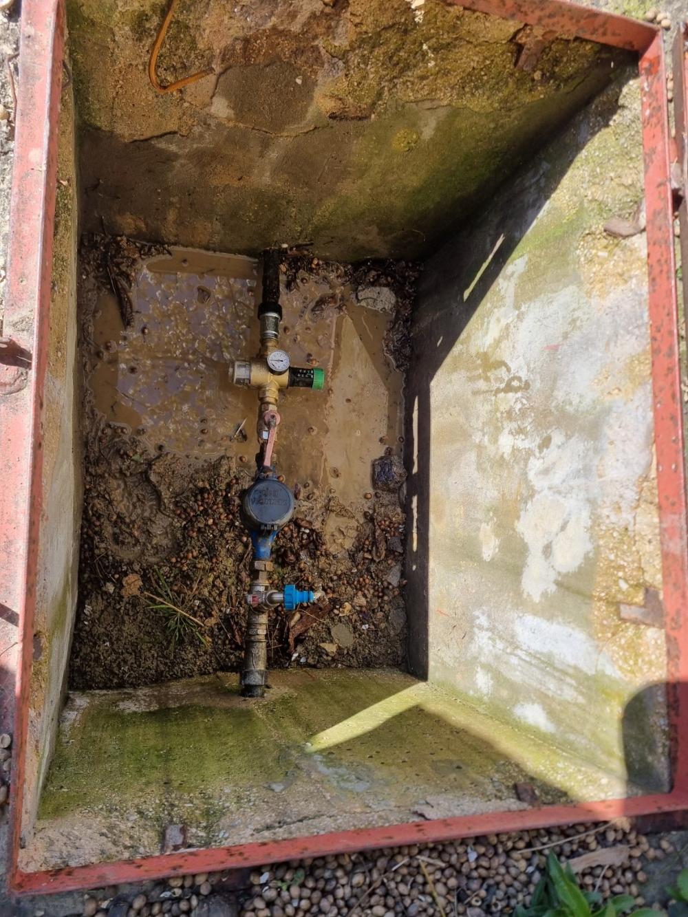 Ekipe KJKP "Vodovod i kanalizacija" aktivne na više lokacija širom grada