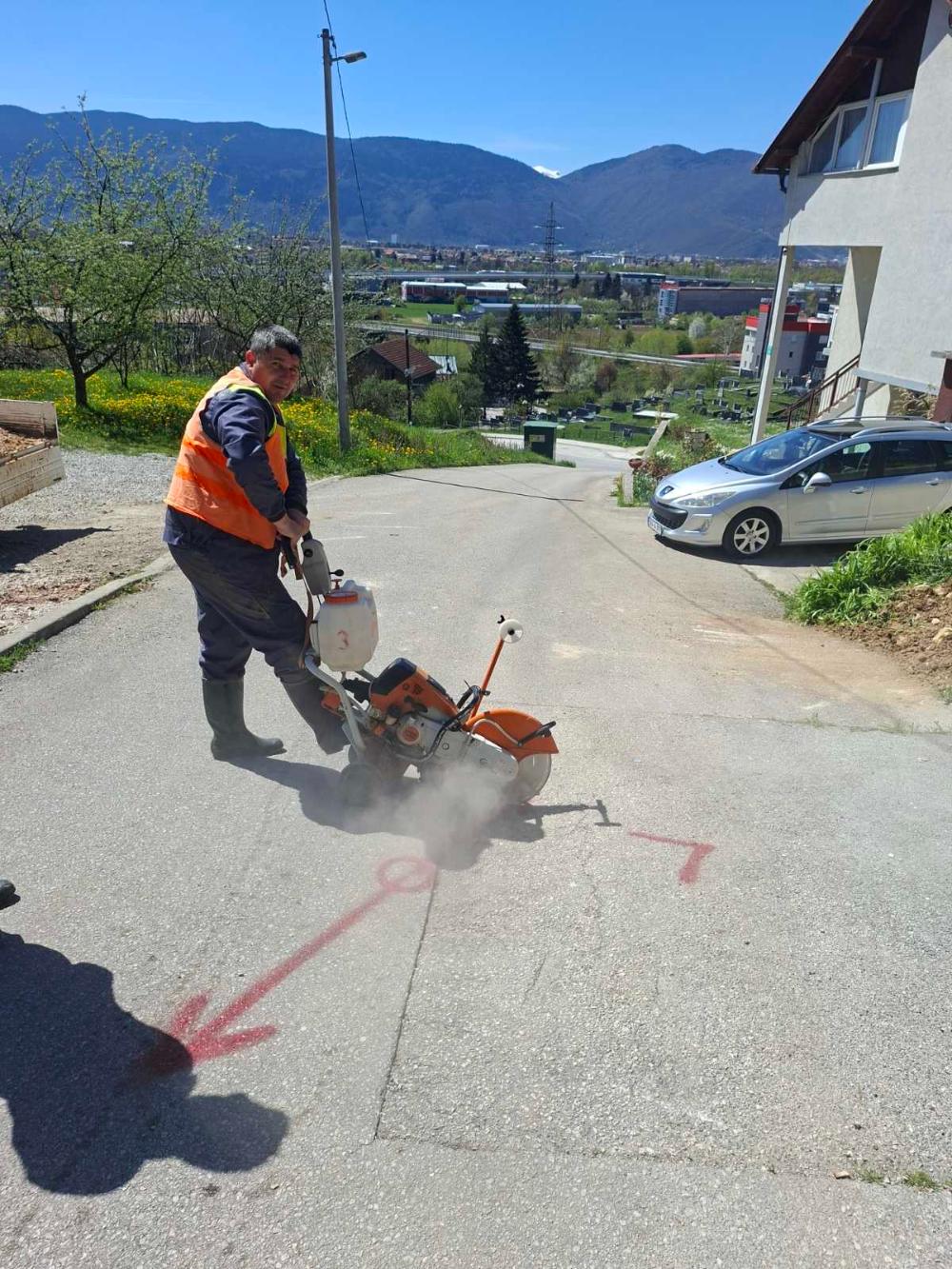 Ekipe KJKP "Vodovod i kanalizacija" aktivne na više lokacija širom grada