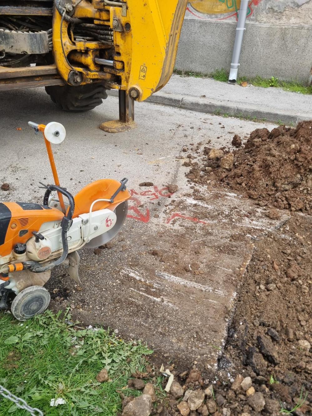 Radnici KJKP „Vodovod i kanalizacija“ Sarajevo kontinuirano angažovani na terenu 🚜🛠️