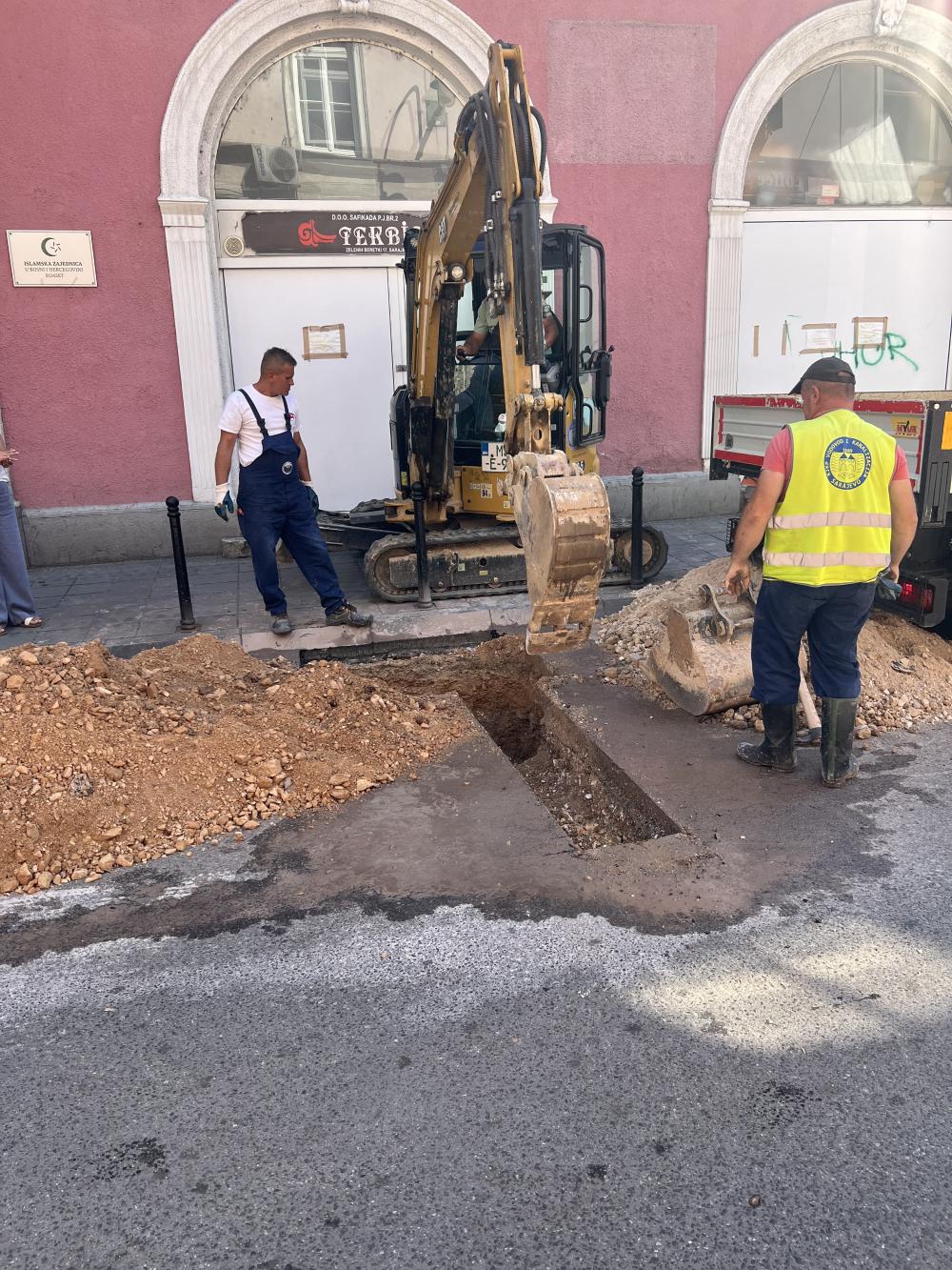 Kontinuirane intervencije ekipa KJKP „Vodovod i kanalizacija“ d.o.o. Sarajevo na održavanju vodovodne mreže