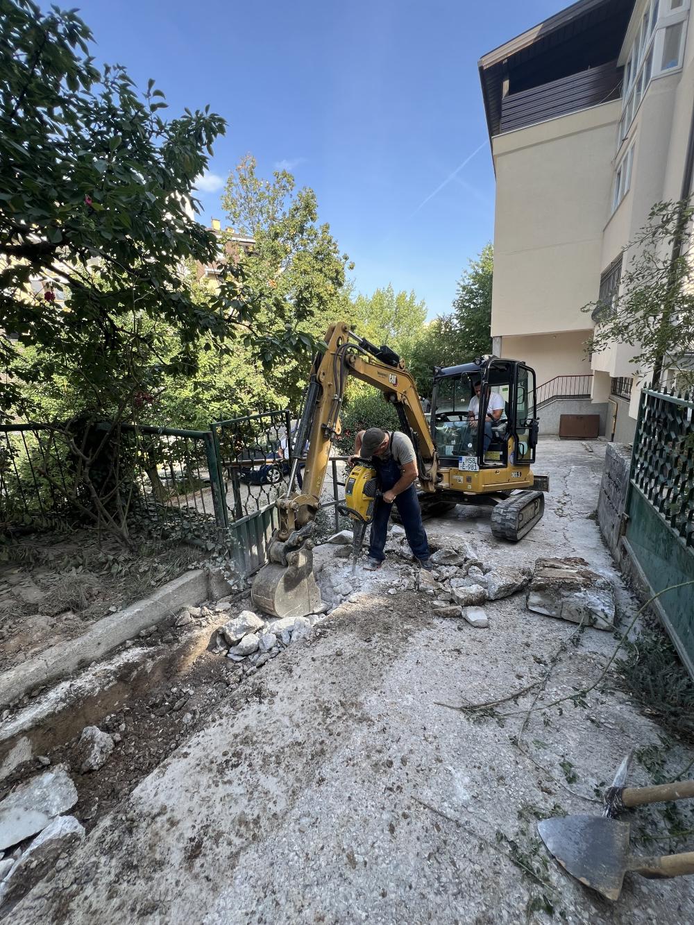 Kontinuirane intervencije na vodovodnoj mreži: EKIPE ViK-a SVAKODNEVNO NA TERENU