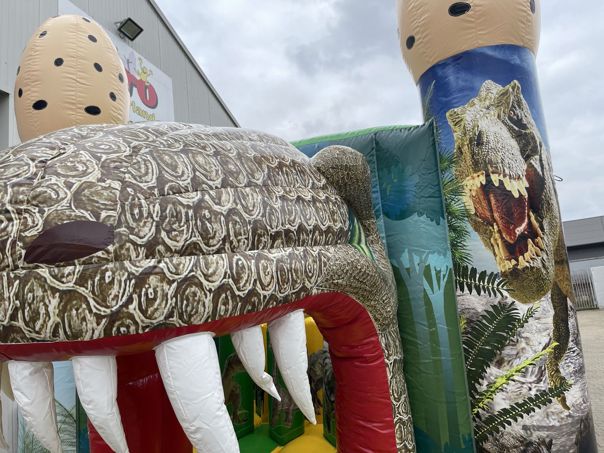 Standard Dino Track Image