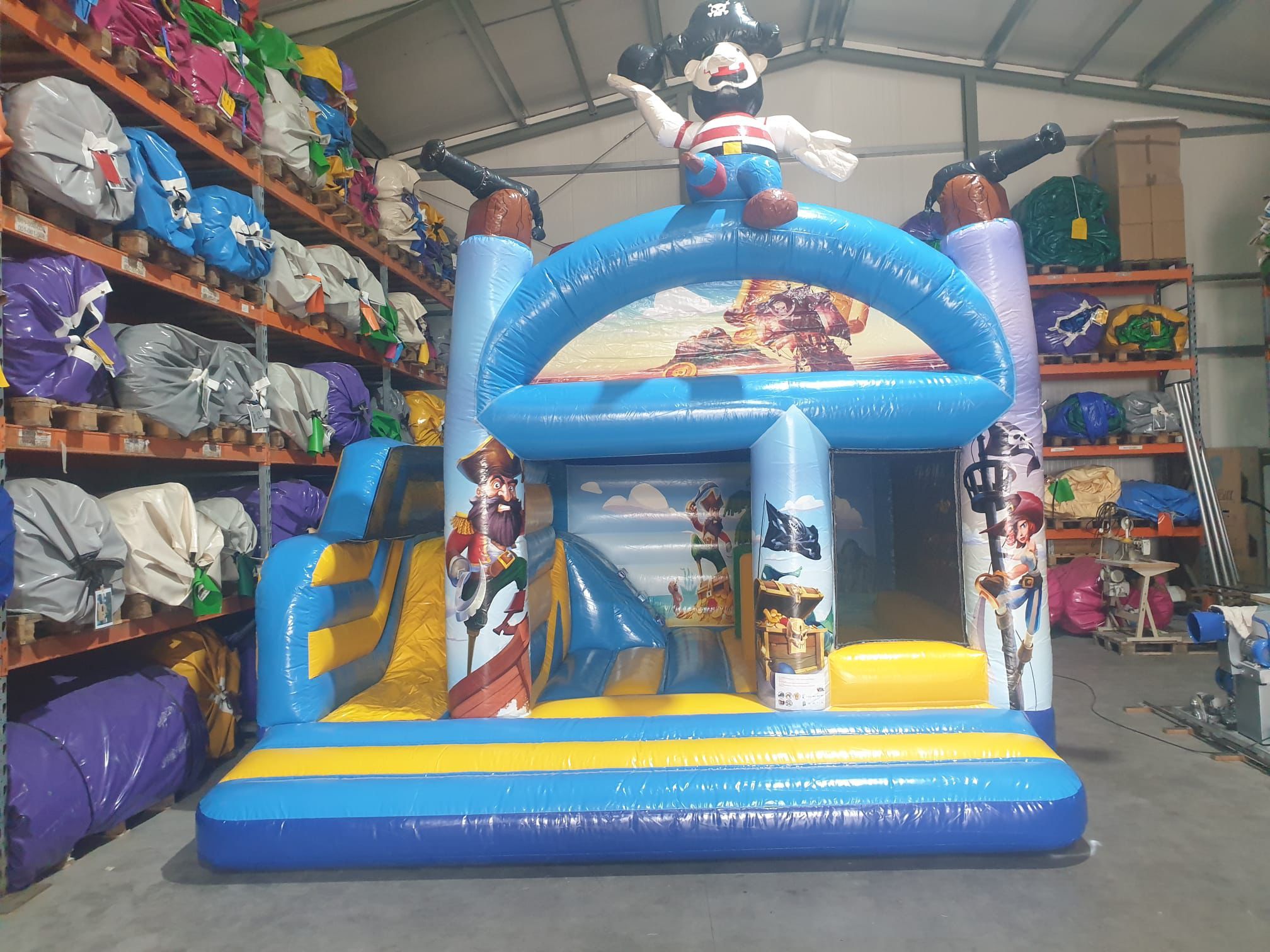 ViPa Bouncer Standard with Slide Pirate Image