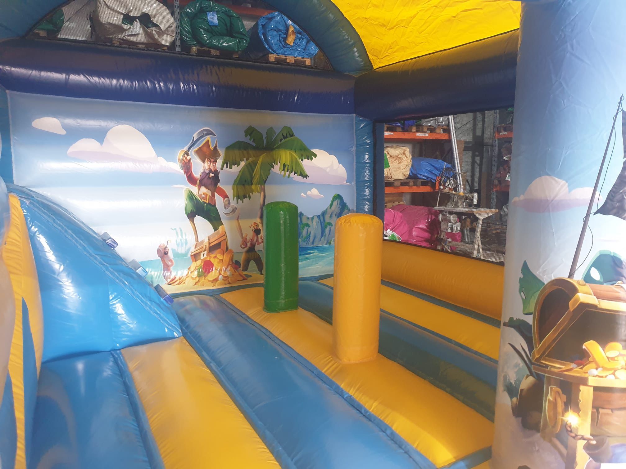 ViPa Bouncer Standard with Slide Pirate Image