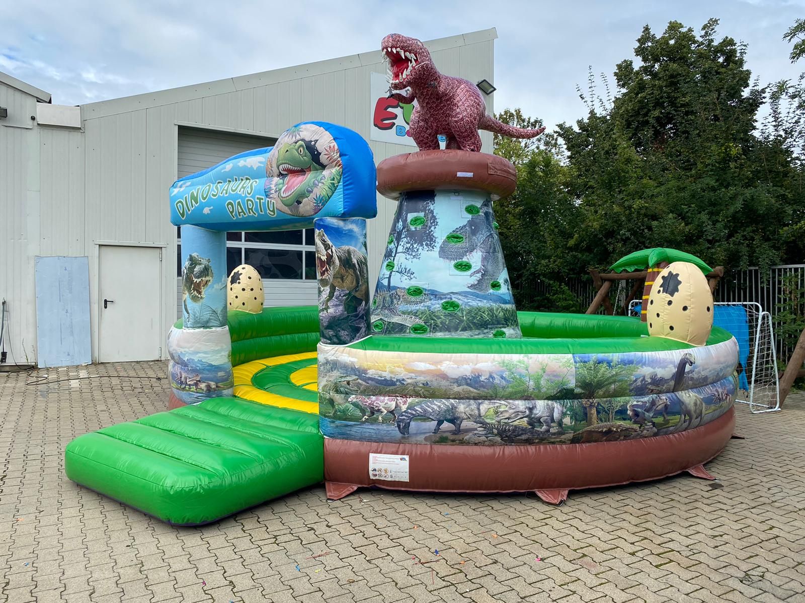 Climbing Mountain Dino Image