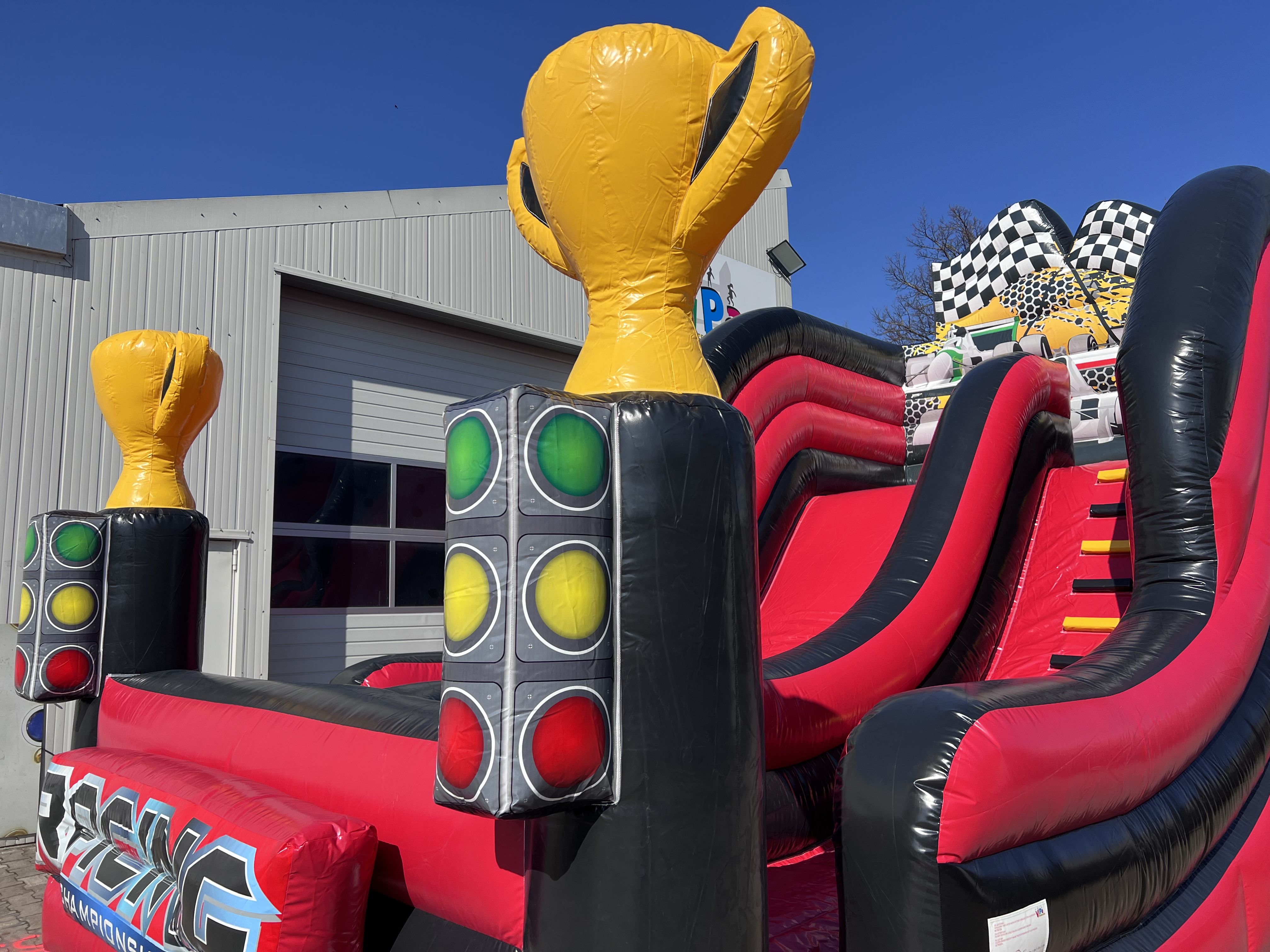 Rutsche Standard Rennauto Bild