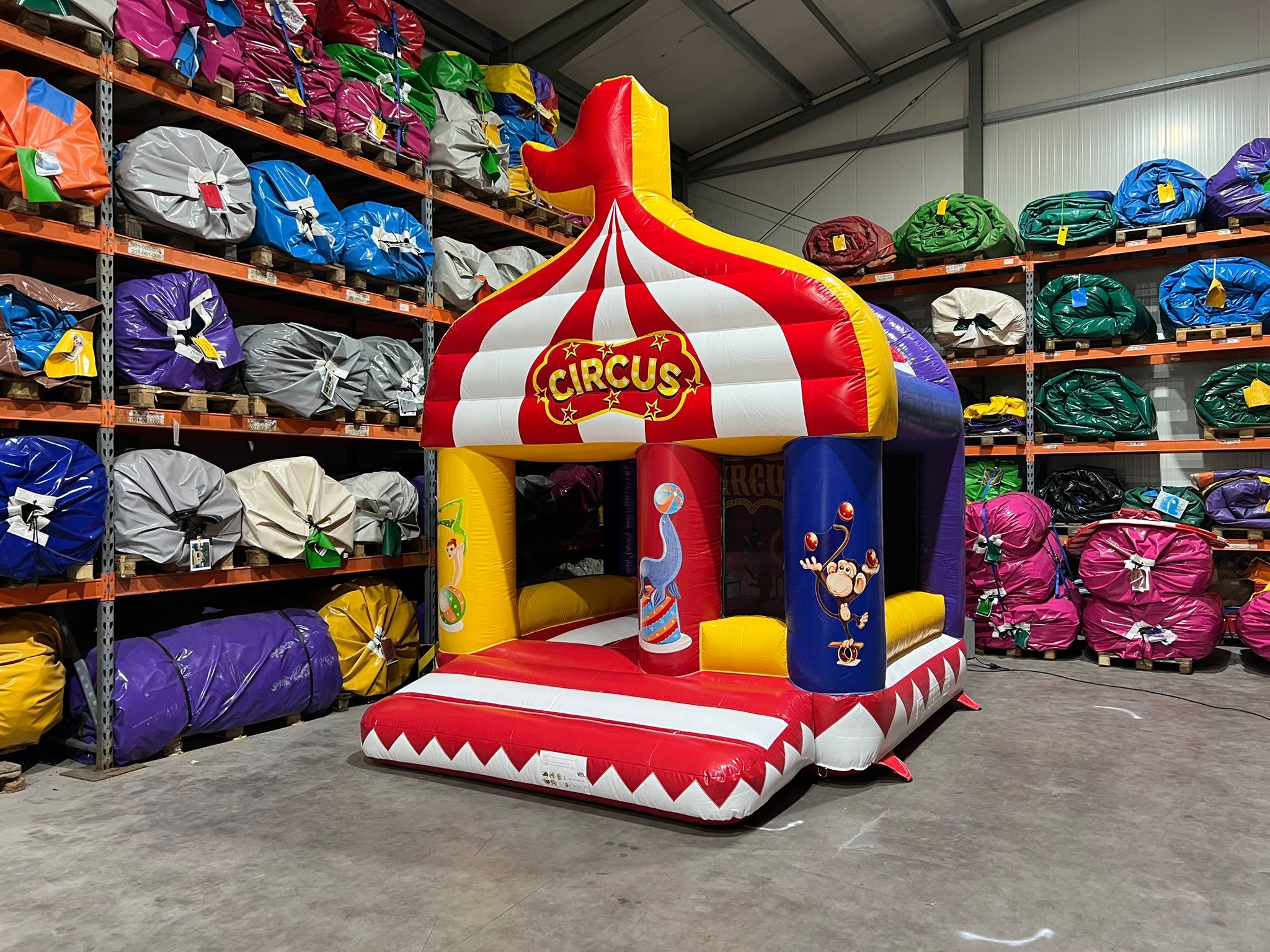 ViPa Bouncy Castle Medi Circus