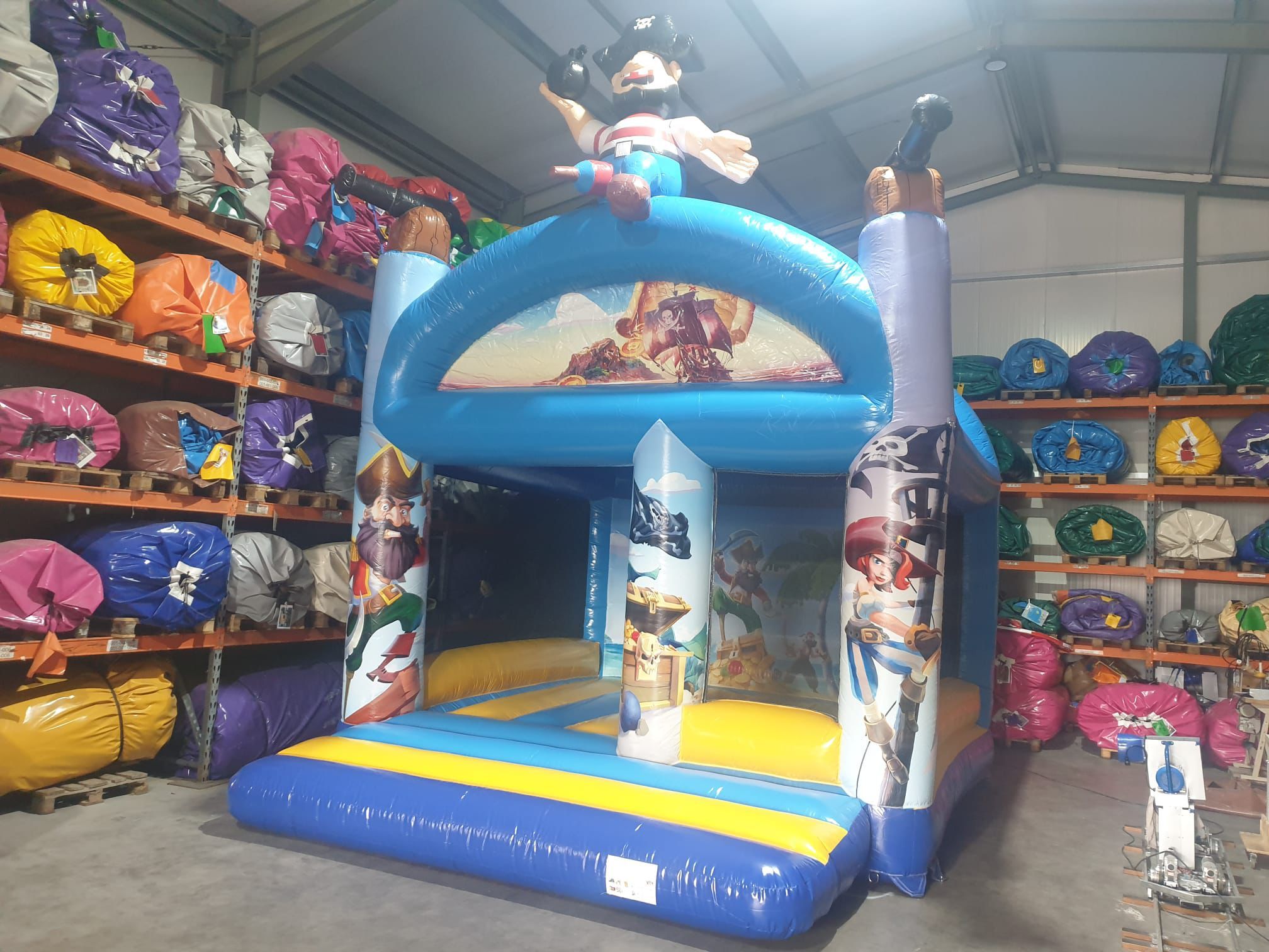 ViPa Springkussen Standaard Piraten