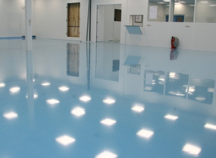 First image of project: Industriele en Utiliteitsbouw Cleanroom stork veco - VIRO DE