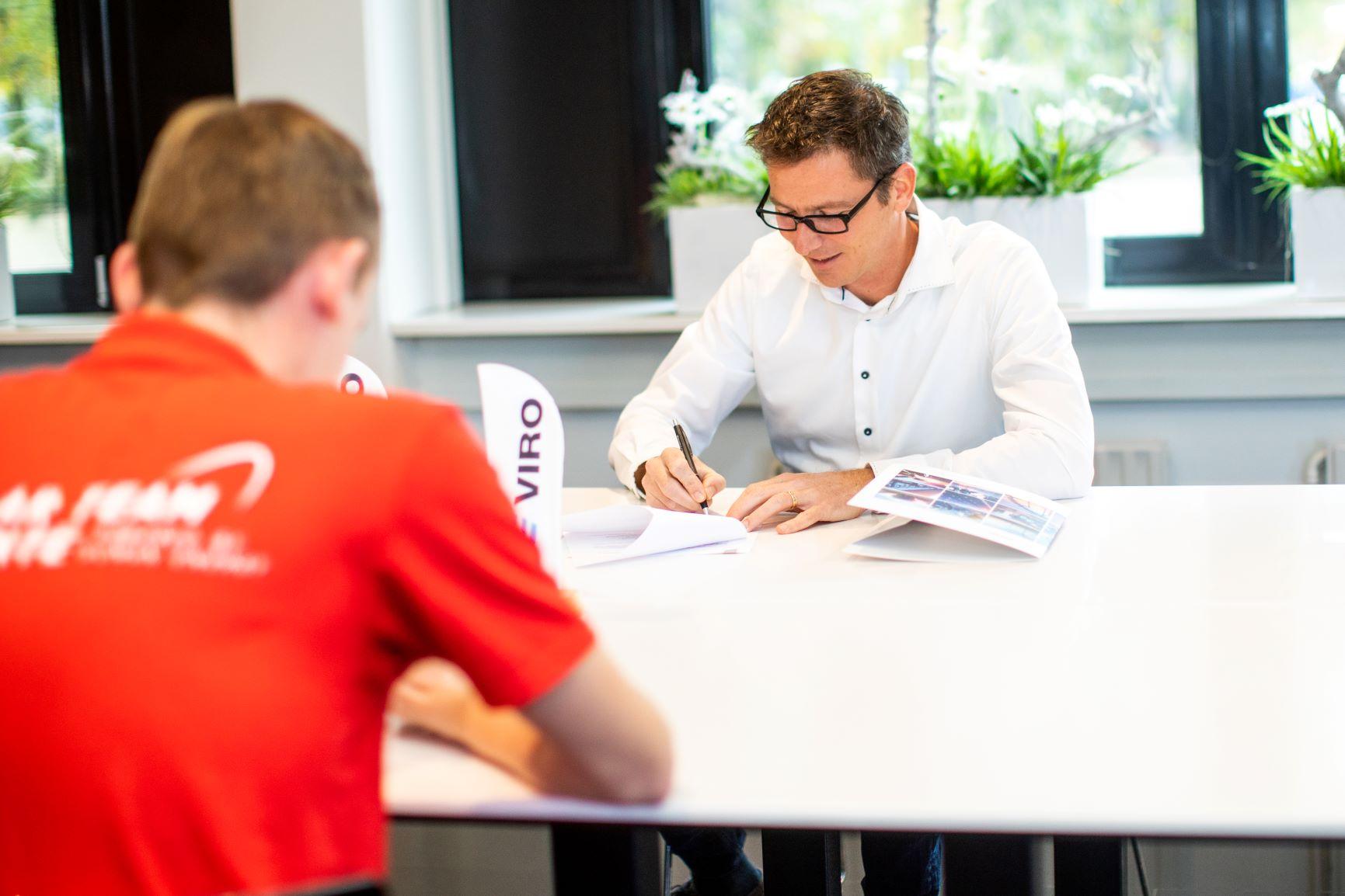 Hero image - Solar Team Twente VIRO ondertekening 1