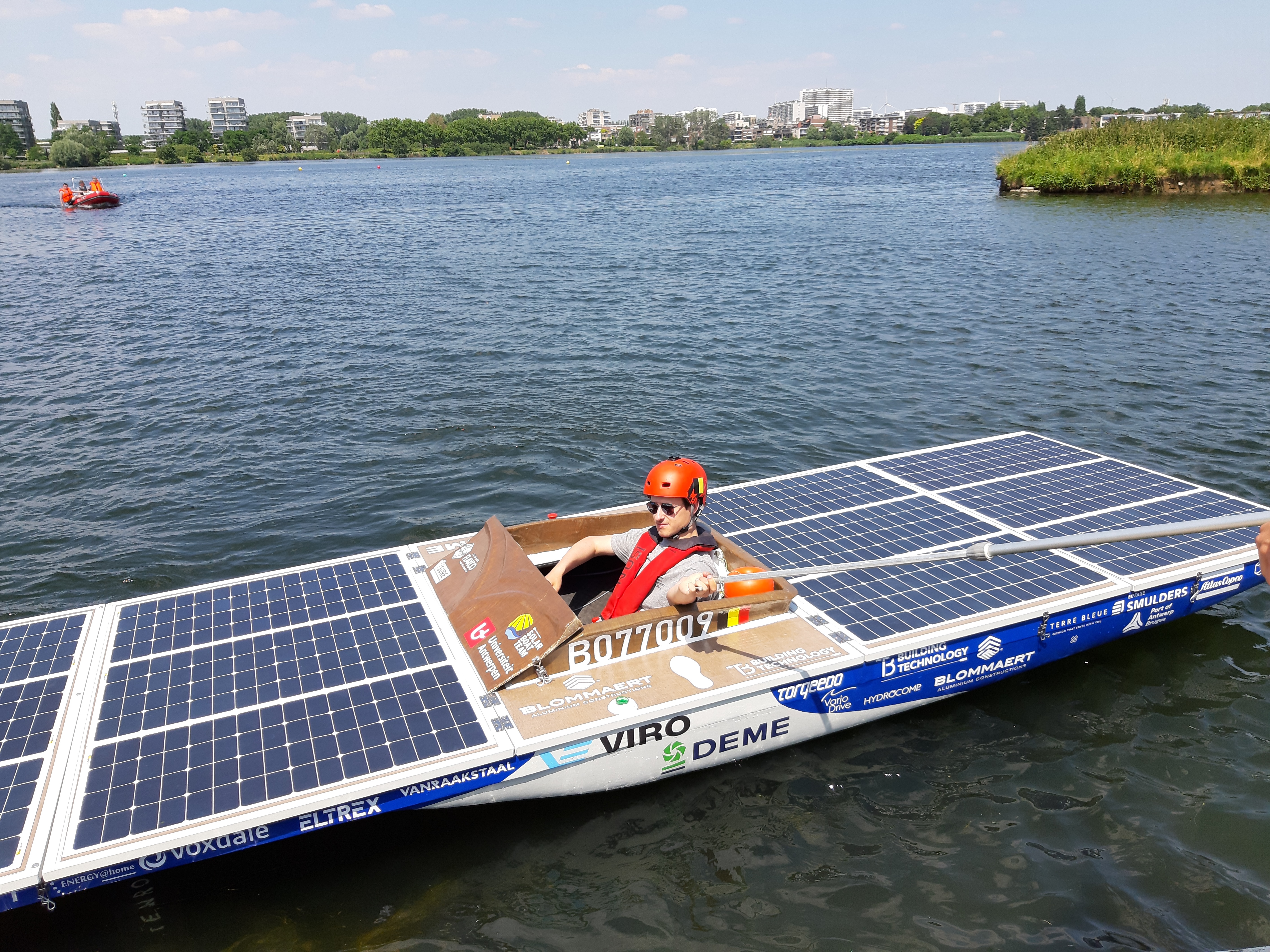 Hero image - U Antwerp Solar Boat Team