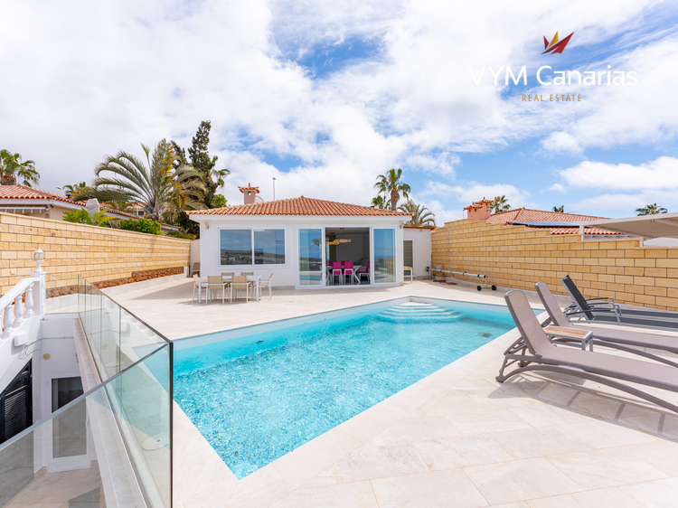 House / Villa El Duque-Costa Adeje, Adeje