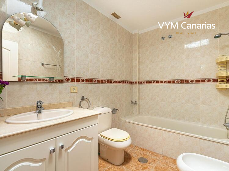 Kamienica Roque del Conde, Torviscas – Roque del Conde, Adeje