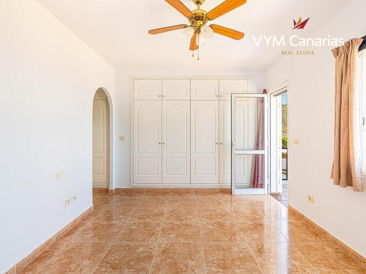 Kamienica Roque del Conde, Torviscas – Roque del Conde, Adeje