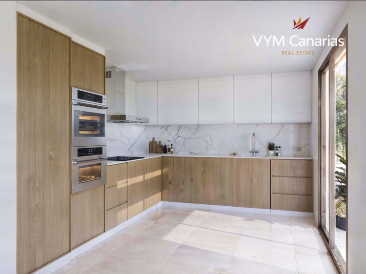 Townhouse – Corner La Nucia Pueblo, La Nucia