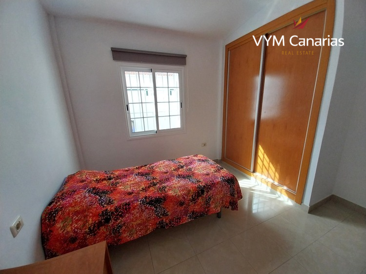 Kamienica – Half House Abades, Arico