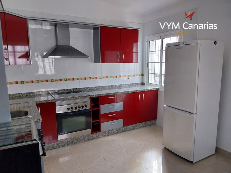 Kamienica – Half House Abades, Arico