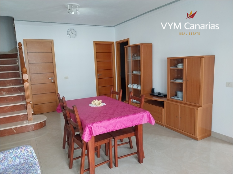 Kamienica – Half House Abades, Arico