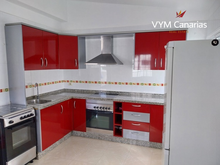 Kamienica – Half House Abades, Arico