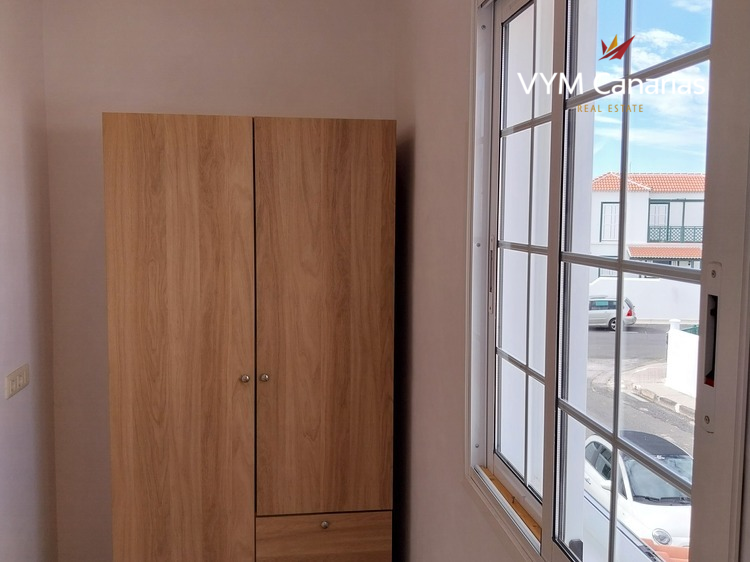 Kamienica – Half House Abades, Arico