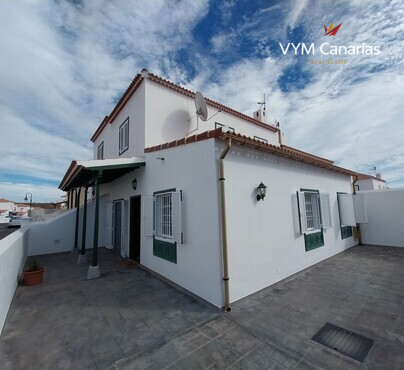 Kamienica - Half House Abades, Arico