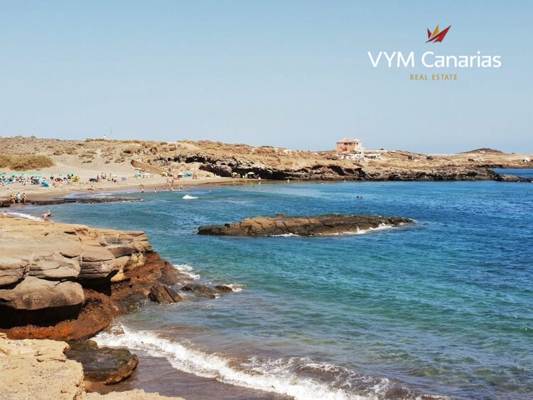 Kamienica – Half House Abades, Arico