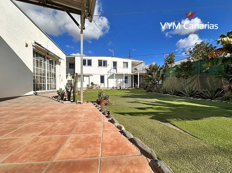 郊外 房屋/别墅 Buzanada, Arona