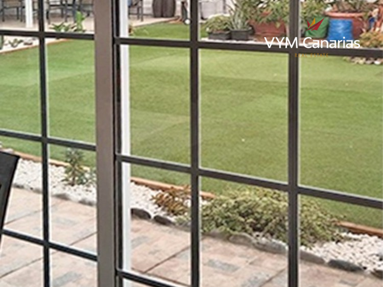 郊外 房屋/别墅 Buzanada, Arona