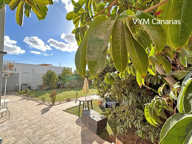 郊外 房屋/别墅 Buzanada, Arona