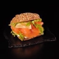 Mini sandwich σολομός το κιλό