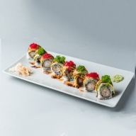 B38. Special avocado / αγγούρι, γαρίδα τυλιγμένο σε αβοκάντο με τεριγιάκι & chilli sauce