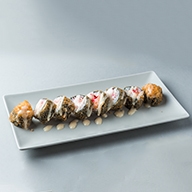 B35. Special tempura / σολωμός, τυρί philadelphia, αυγό ψαριού & special sauce