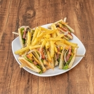Club sandwich με ψητά λαχανικά Philadelphia