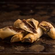 Χειροποίητα γλυκά spring rolls με γνήσια σοκολάτα υγείας & φρέσκια μπανάνα
