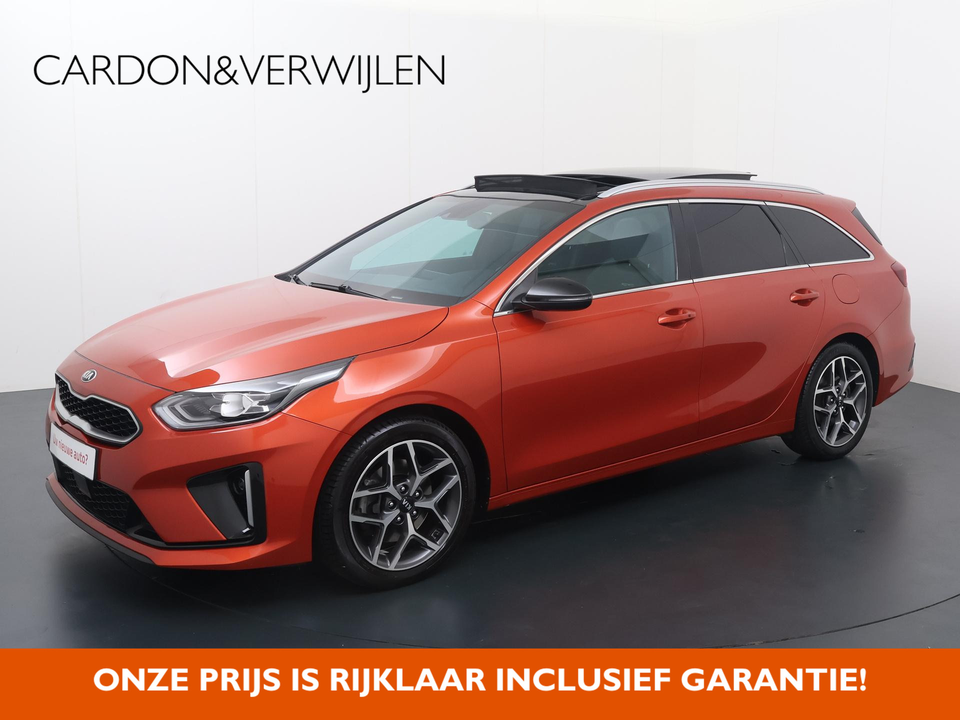 Kia Ceed Sportswagon 1.4 T-GDi GT-PlusLine | Digitale Cockpit | Panoramnadak | Laneassist | Automatische verlichting | Cruise control | Memory Seats | Achteruitrijcamera | JBL sound | Spraakbediening | Dodehoekherkenning | Stoelverwarming | Stuurverwarming | Climate | Draadloos telefoon laden | Navigatie | Bluetooth | Apple Carplay - Androidauto|Dab+ | Deurvergrendeling | Lm17'' | Trekhaak afneembaar |