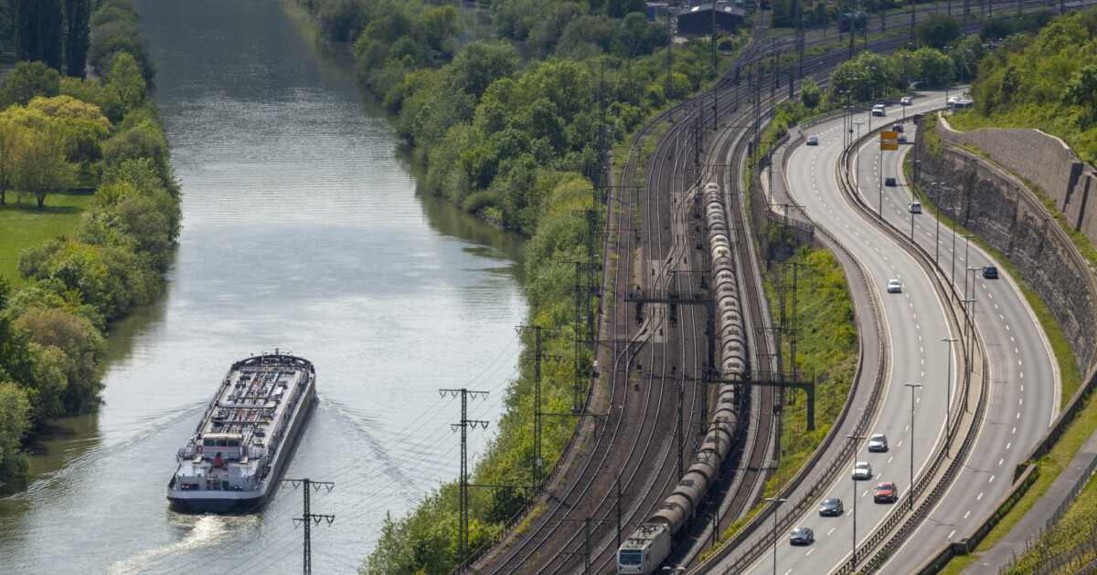 Logistik-unter-Druck-sterreich-verliert-deutlich-gegen-ber-Deutschland